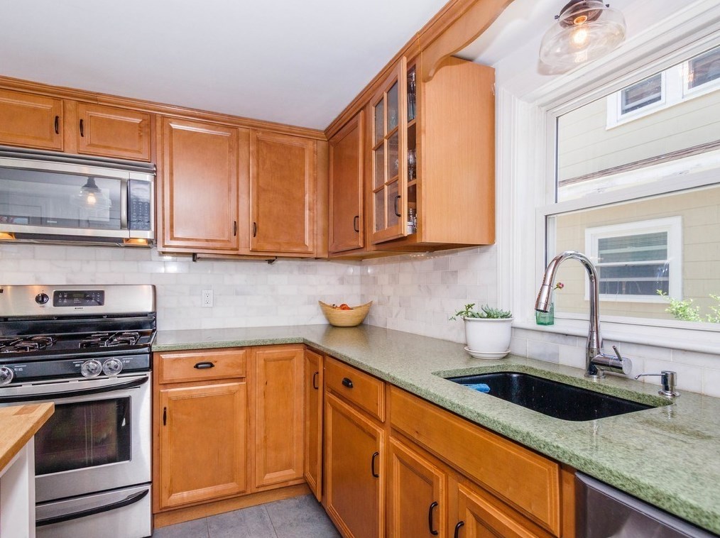 62 Bowdoin Ave, Waltham MA  02451-3115 exterior