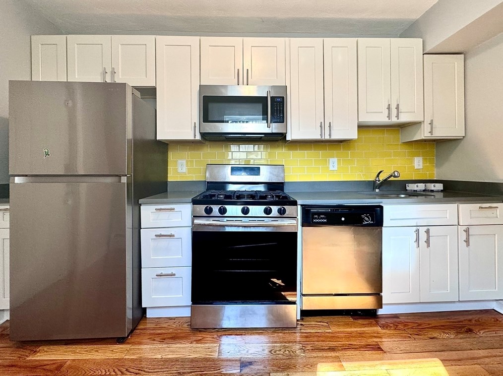 9 Brown St #9, Waltham, MA 02453