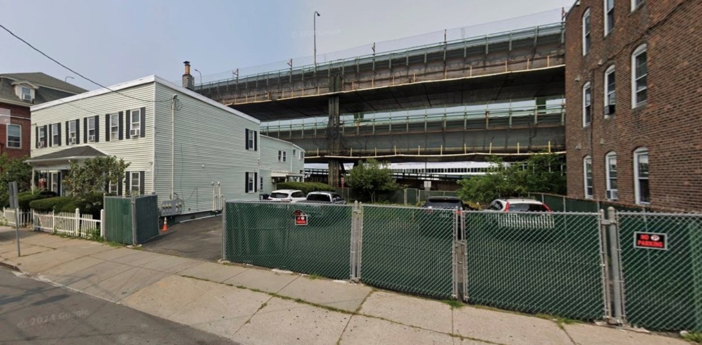 114 Chestnut St, Chelsea, MA 02150