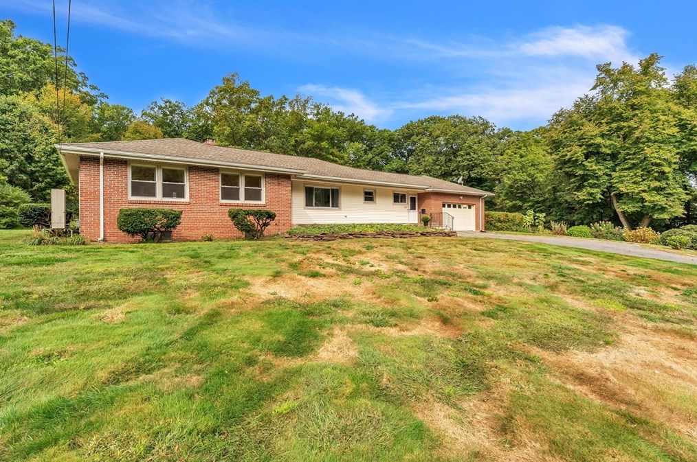1127 East St, Suffield, CT 06078-2408