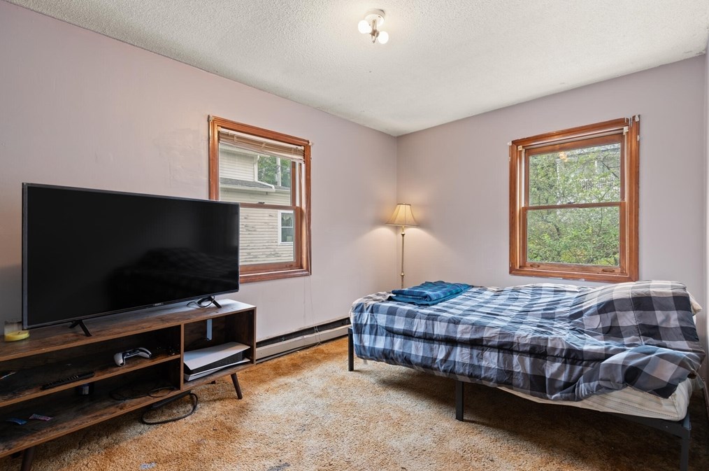 37 Ekman St, Worcester MA 01607-1513 exterior