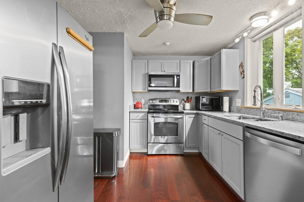 37 Ekman St, Worcester MA 01607-1513 exterior