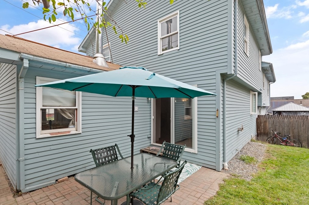 37 Ekman St, Worcester MA 01607-1513 exterior