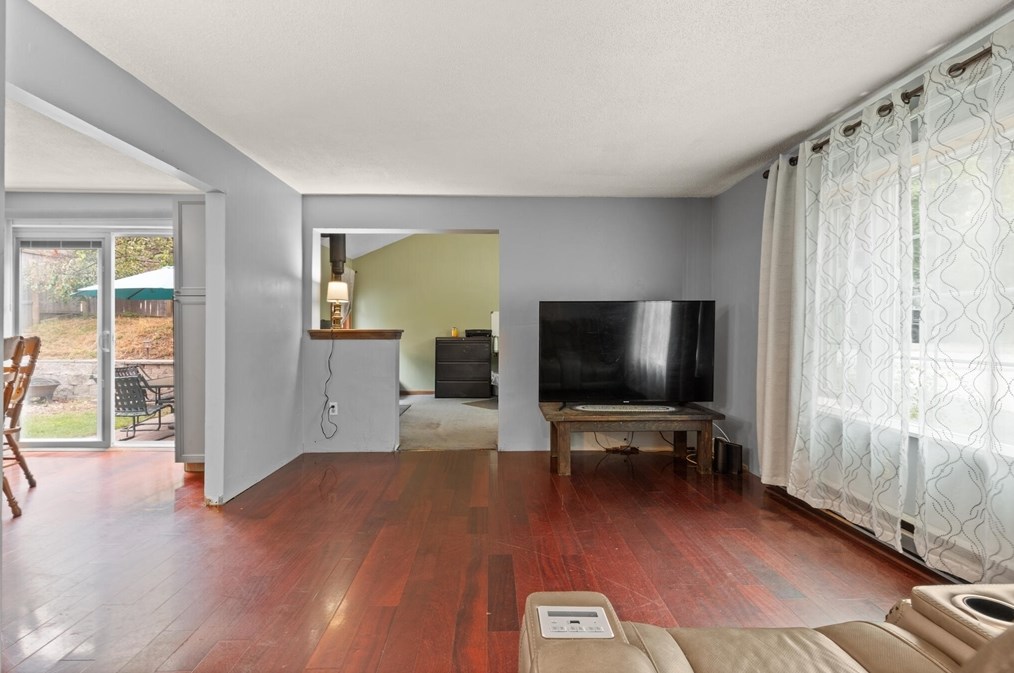 37 Ekman St, Worcester MA 01607-1513 exterior