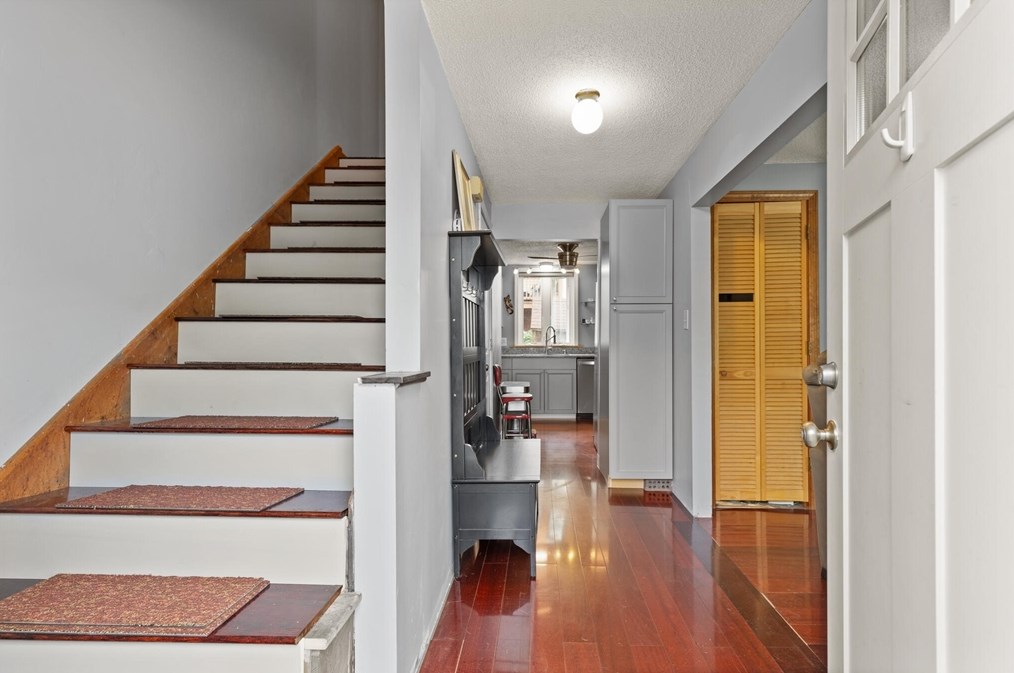 37 Ekman St, Worcester MA 01607-1513 exterior