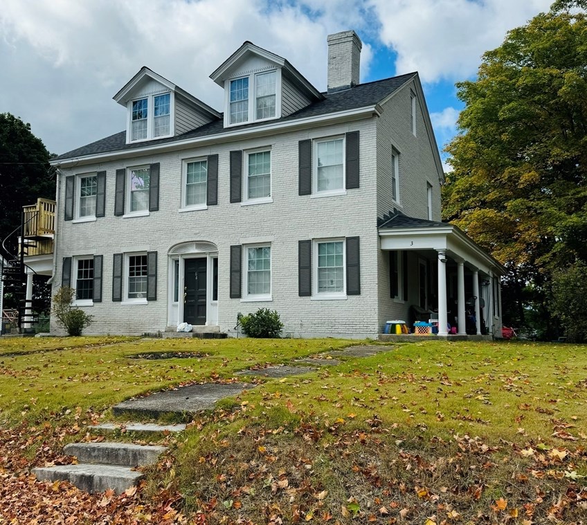 64 Hartford Ave E, Uxbridge, MA 01569