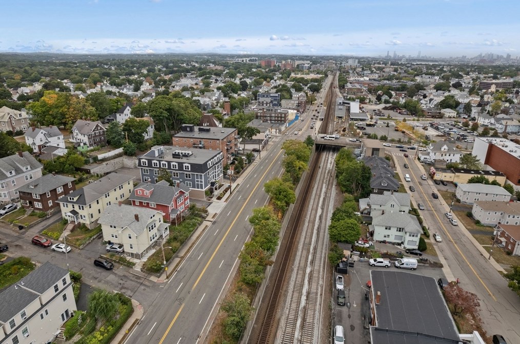 365 Newport Ave, Quincy MA 02170-3307 exterior