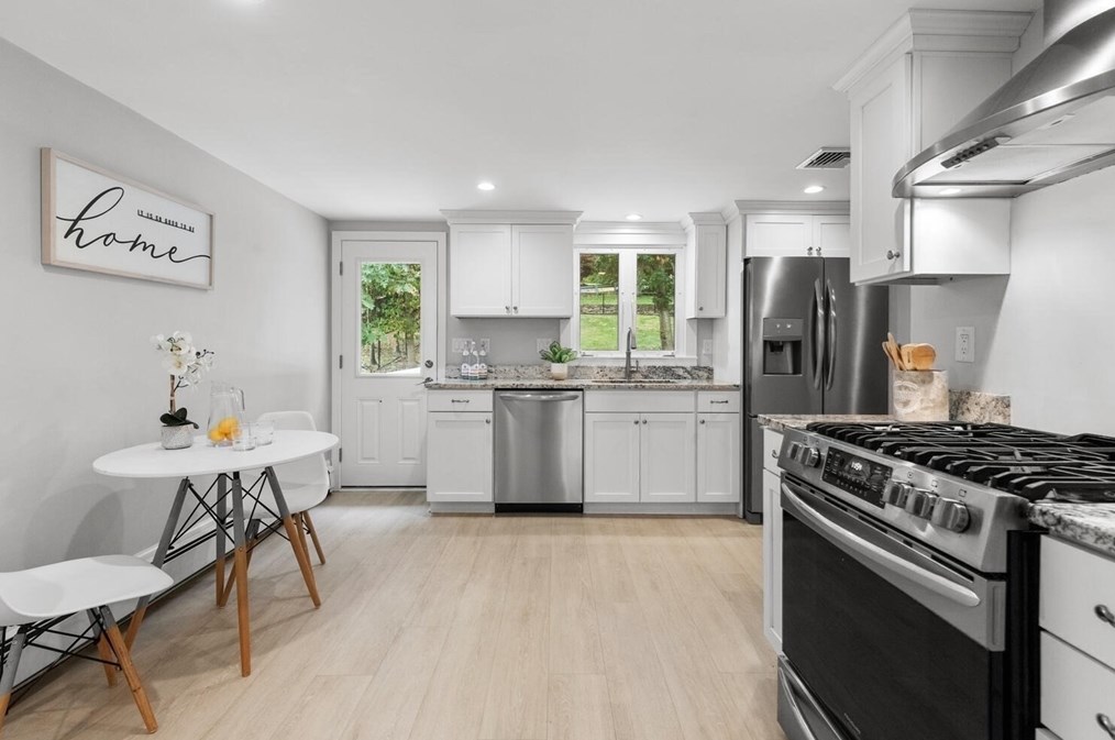 270 Lexington St, Woburn MA 01801-4806 exterior