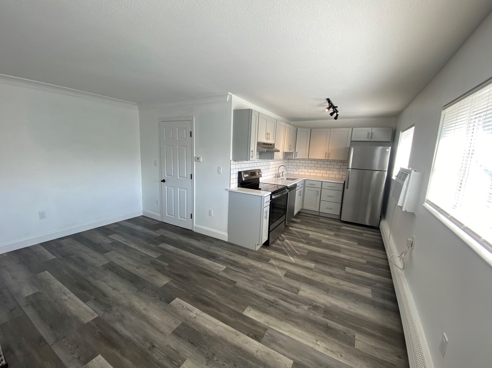 181 School St Apt 5, Waltham, MA 02451