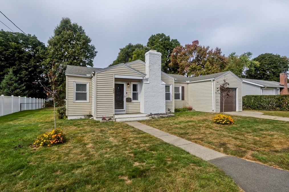 26 Midway St, South Hadley, MA 01075
