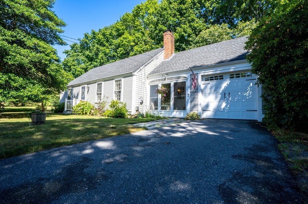 14 Brook Rd, Plymouth, MA 02360