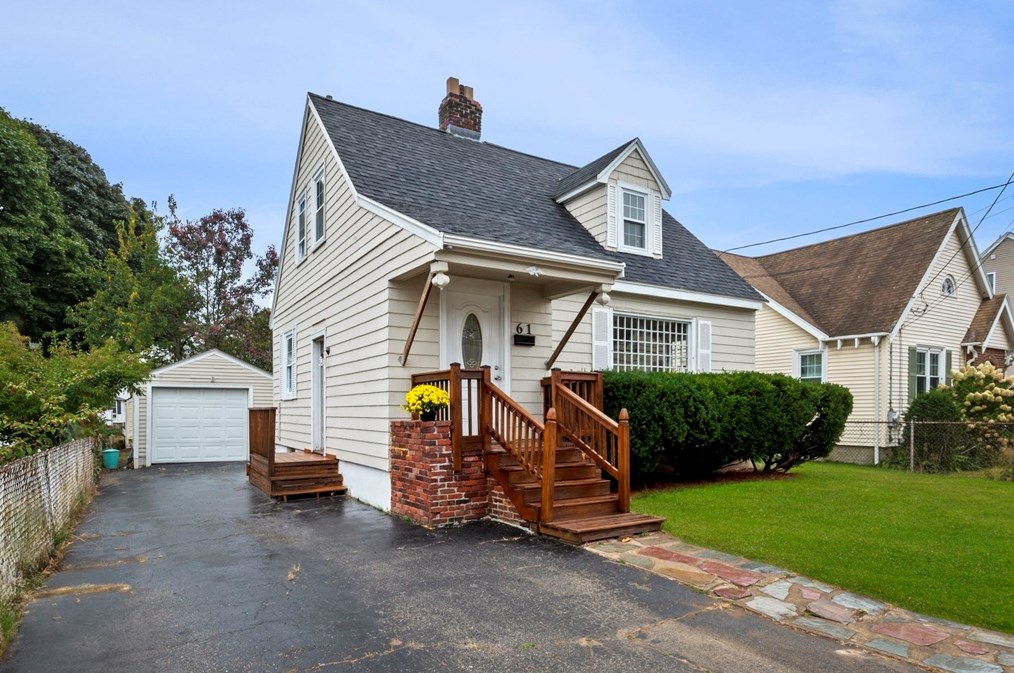 61 County St, Peabody, MA 01960-5243
