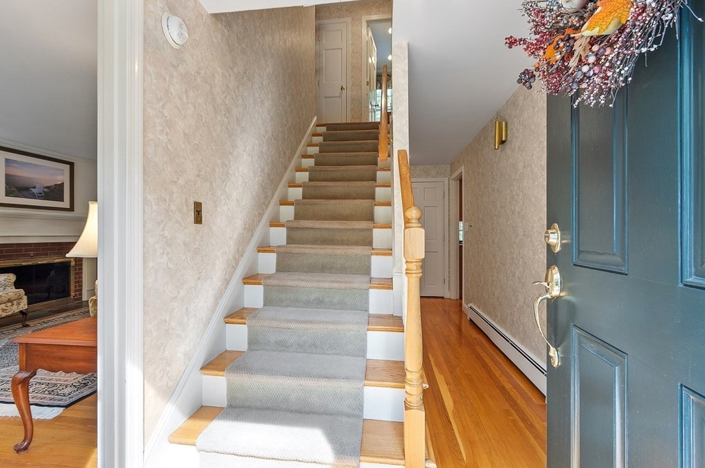 235 Autumn Ln, Carlisle, MA 01741