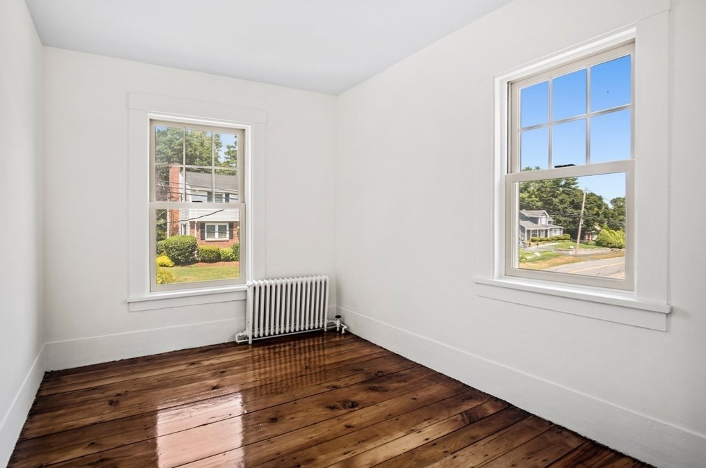 117 Mishawum Rd, Woburn MA 01801-2421 exterior