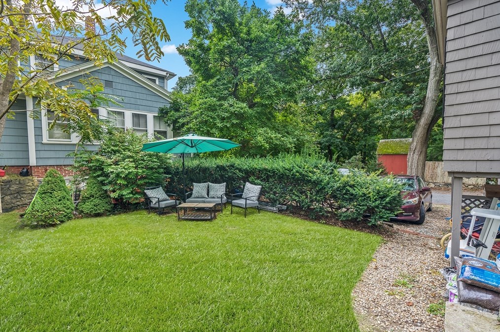 39 School St, Acton, MA 01720-3627