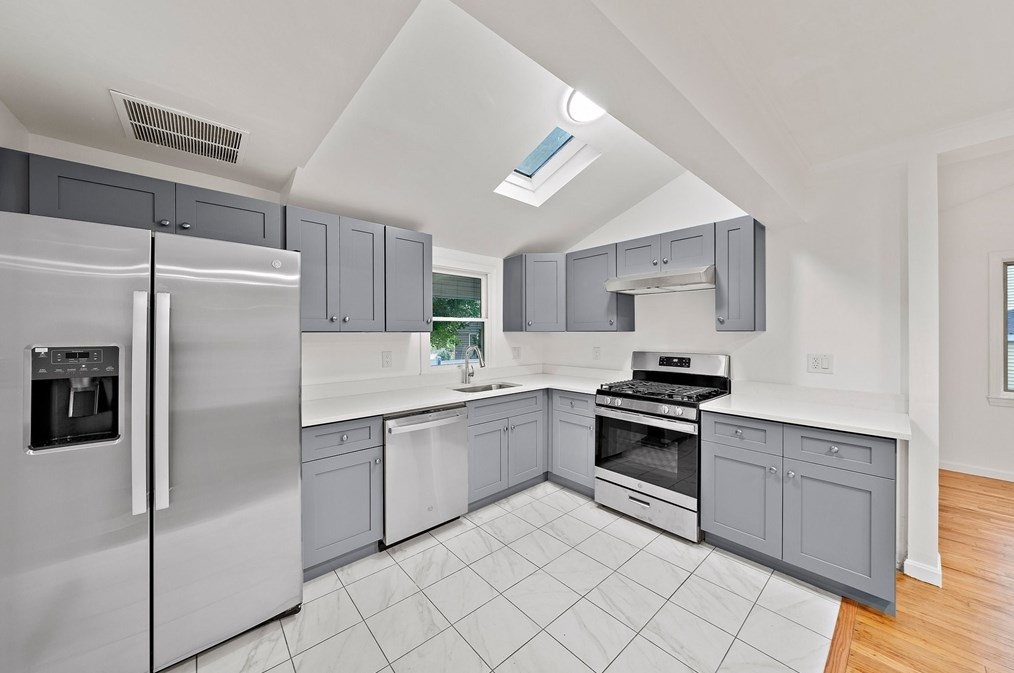 4 Post Ln, Dedham, MA 02026