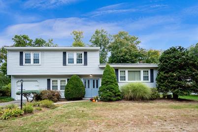 31 Francine Drive, Holliston, MA 01746 - Photo 1