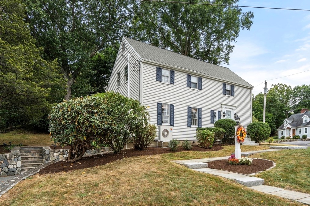 103 Simonds Rd, Lexington, MA 02420 exterior