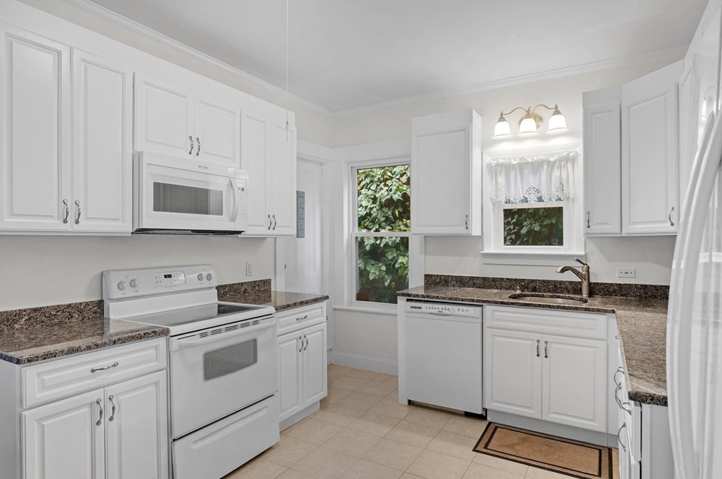 120 Haverhill St, Lawrence MA 01841-2817 exterior