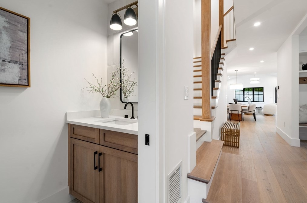 71 Cloverdale Rd #71, Newton, MA 02461