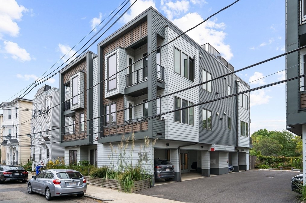 34 Chestnut Ave, Boston MA  02130 exterior