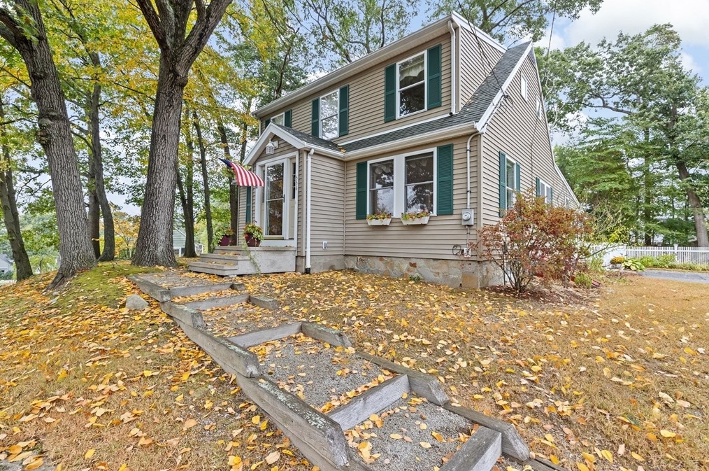 556 Summer St, Weymouth, MA 02188-1103