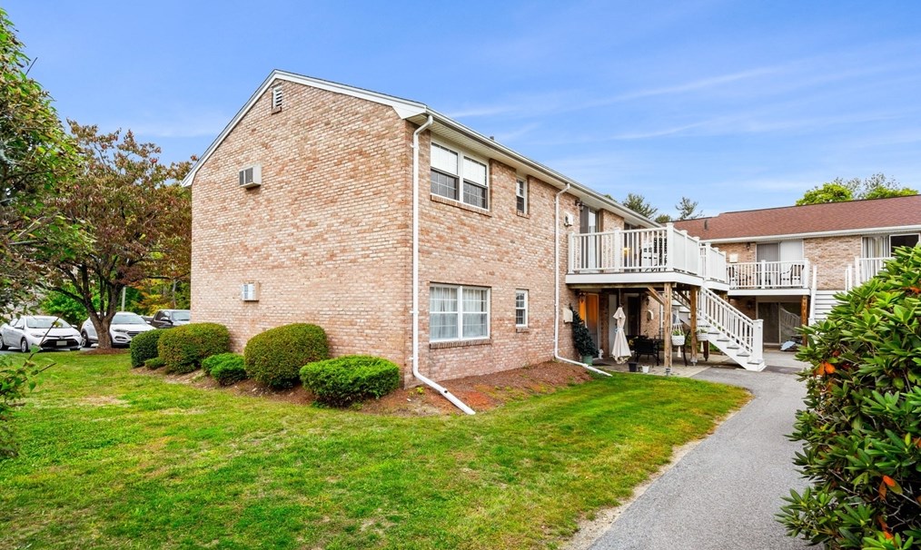 40 Washington Park Dr, Andover, MA 01810-3030