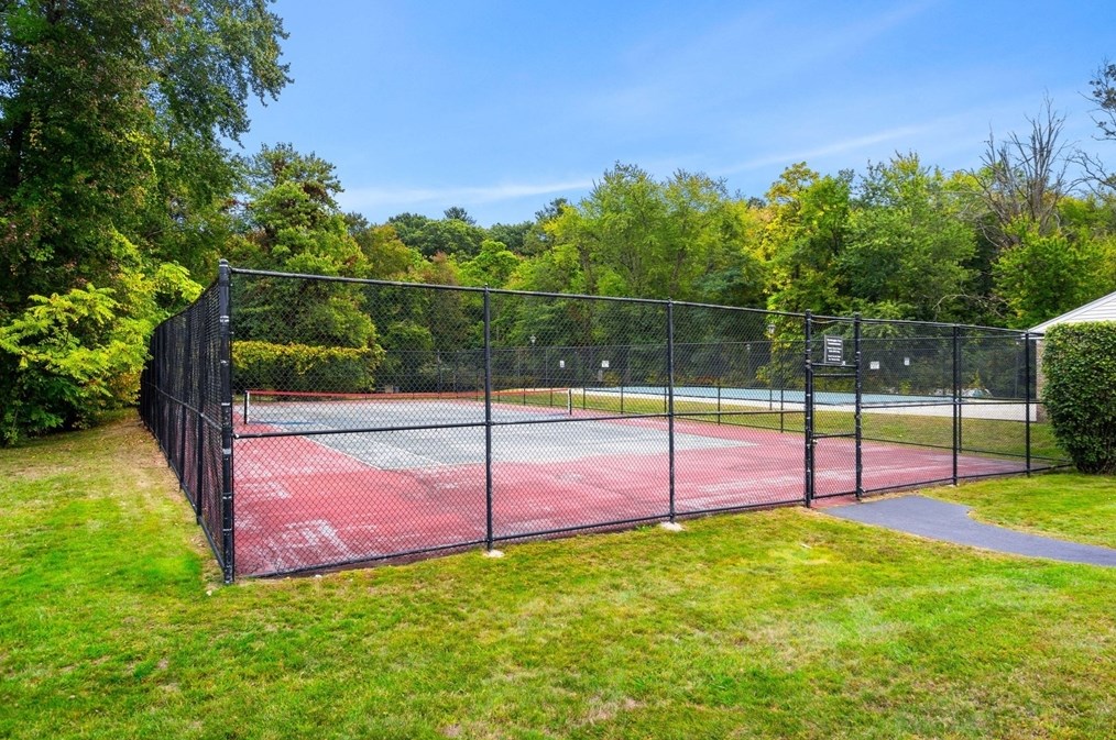 40 Washington Park Dr, Andover MA  01810-3030 exterior