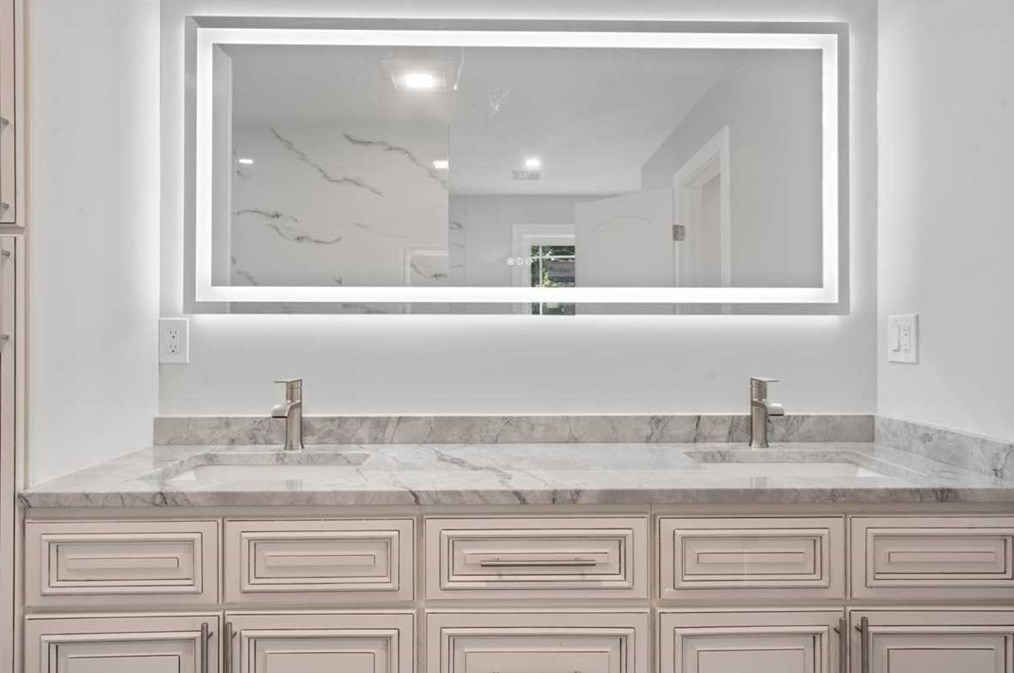 235 Lk Ave, Worcester MA 01604-5824 exterior