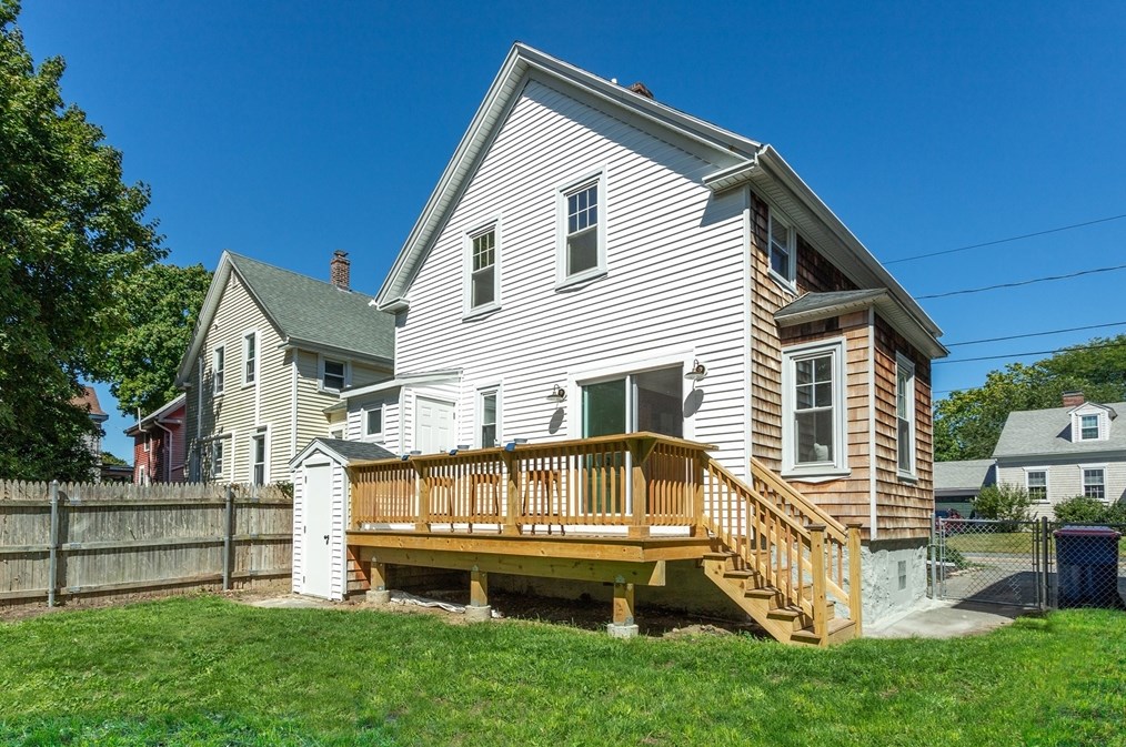 20 Mulberry St, Fairhaven, MA 02719