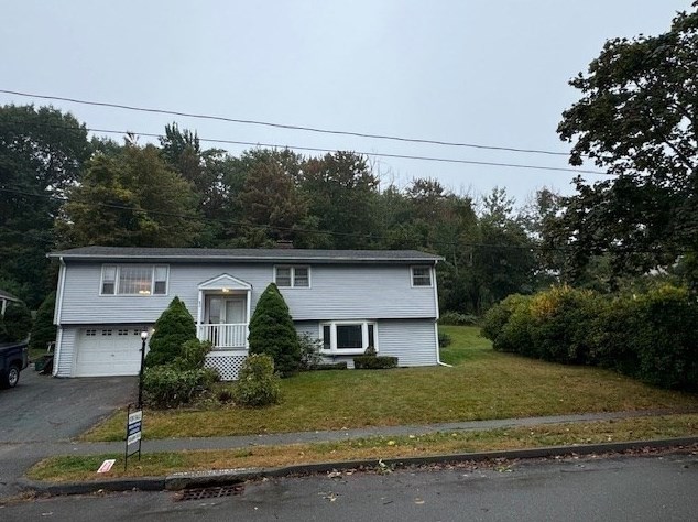 42 Venus Dr, Worcester, MA 01605 exterior