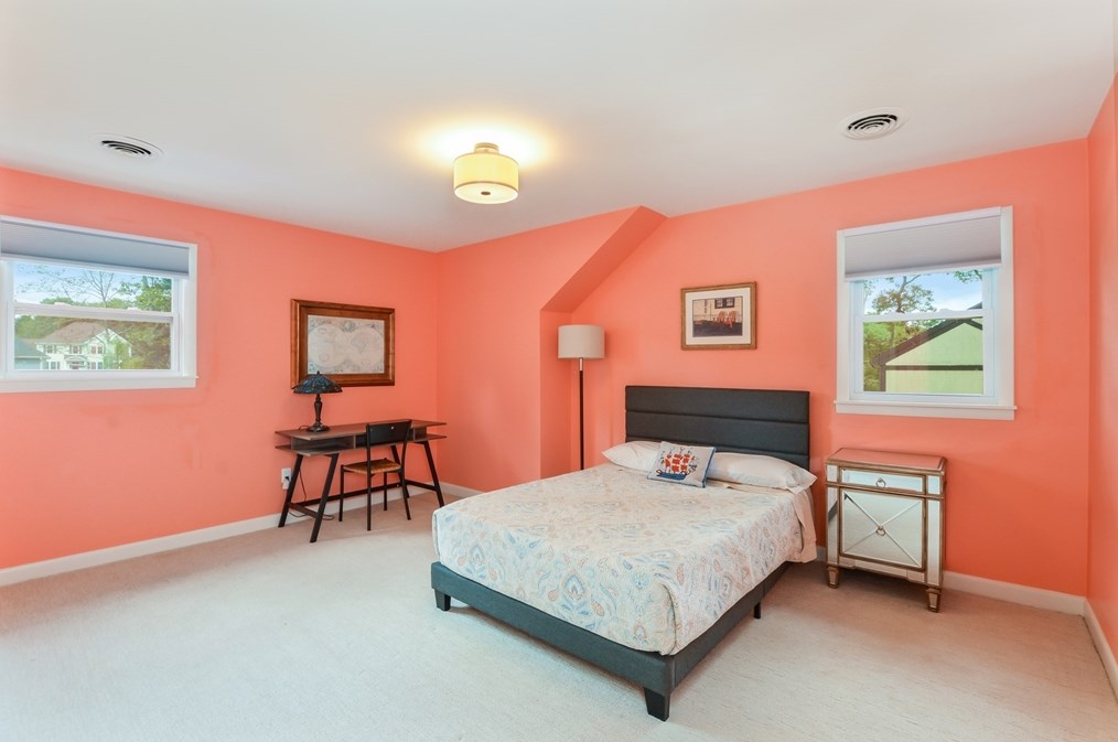 57 Alice St, Dartmouth MA 02747-1915 exterior