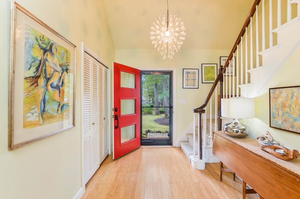 57 Alice St, Dartmouth, MA 02747-1915