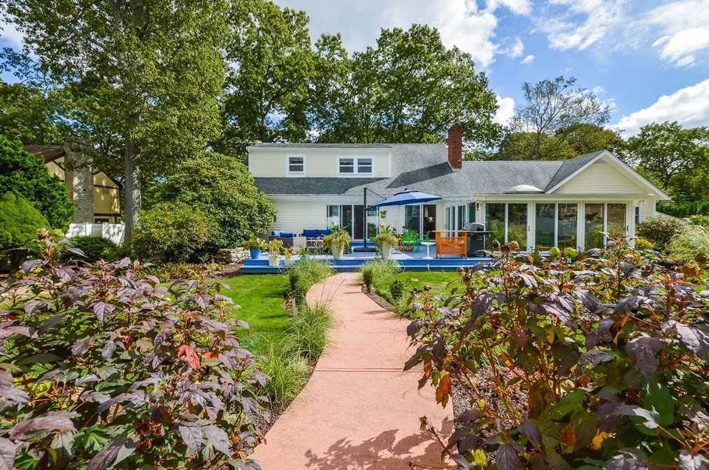 57 Alice St, Dartmouth MA 02747-1915 exterior