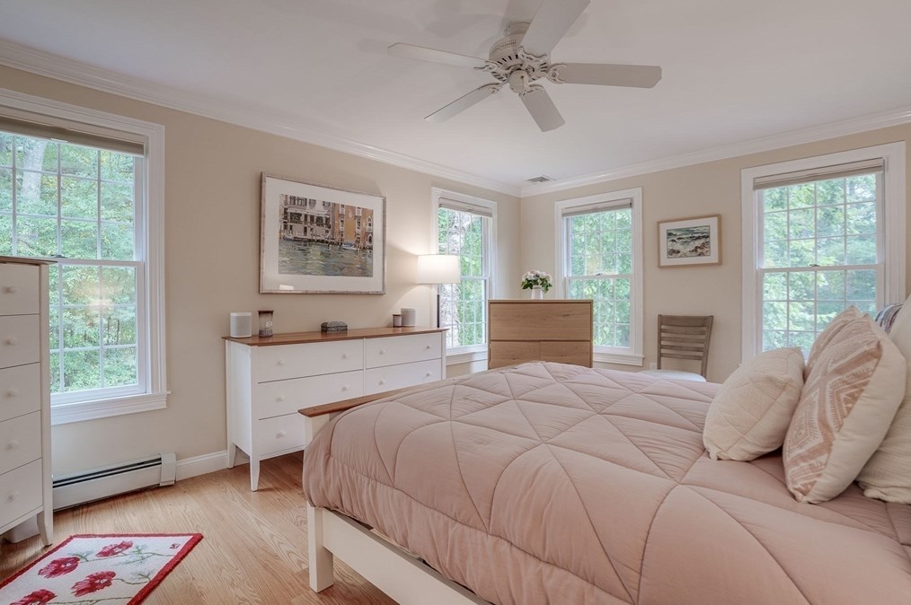 5 Stone Row Ln, Georgetown MA 01833-1242 exterior