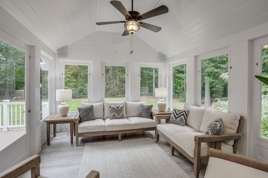 5 Stone Row Ln, Georgetown MA 01833-1242 exterior