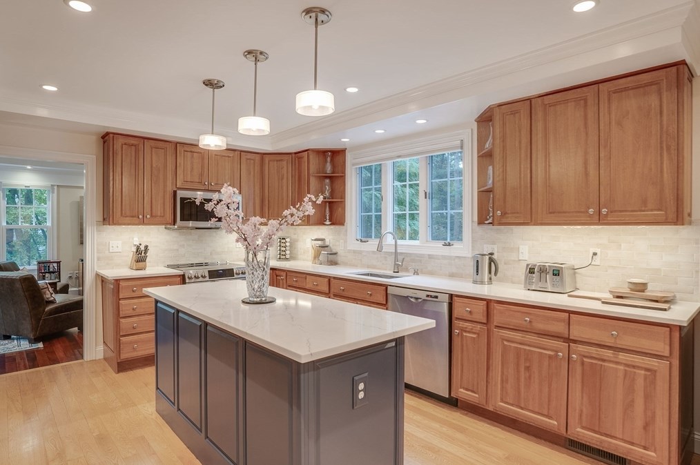 5 Stone Row Ln, Georgetown MA 01833-1242 exterior