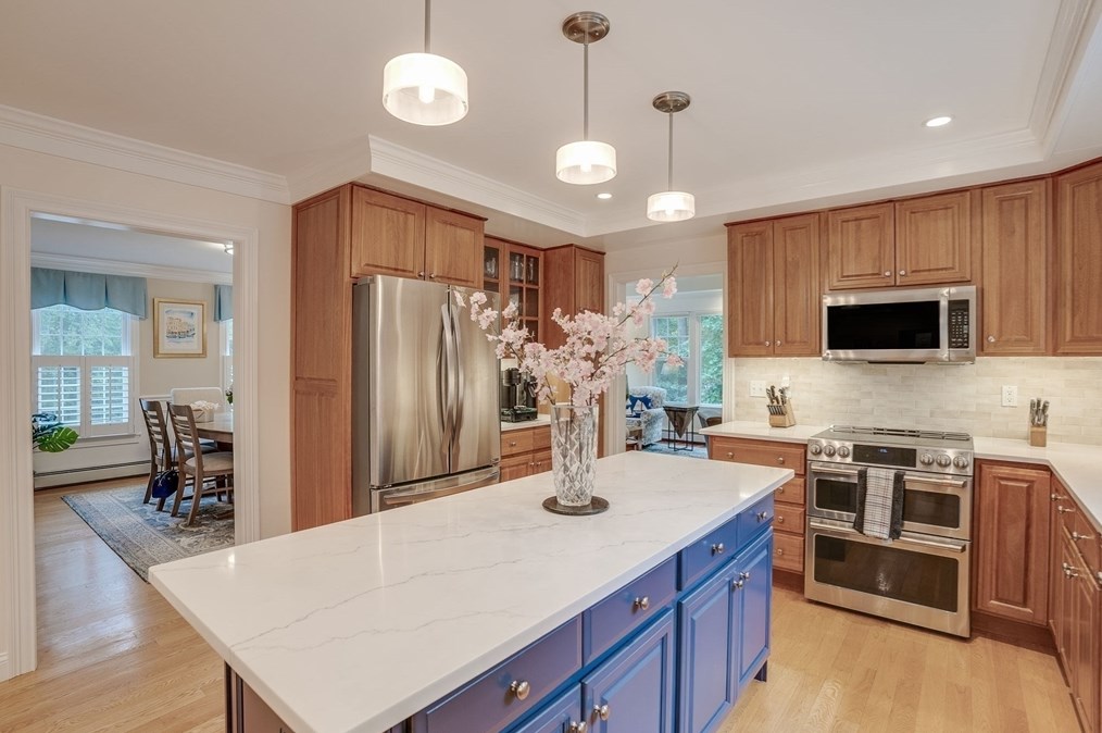 5 Stone Row Ln, Georgetown MA 01833-1242 exterior