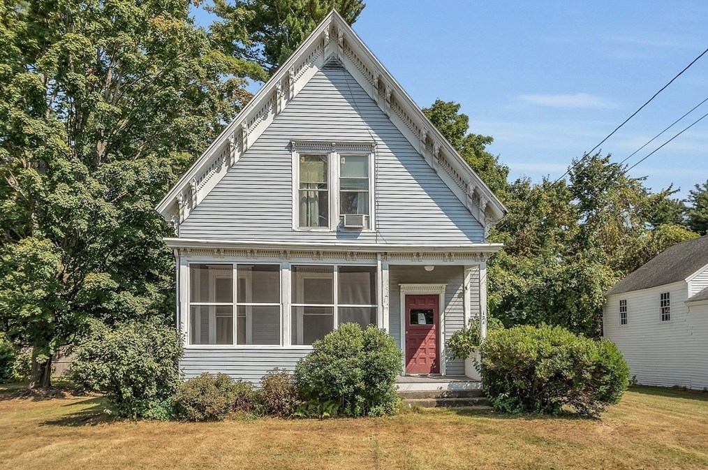 124 Old Common Rd, Lancaster, MA 01523