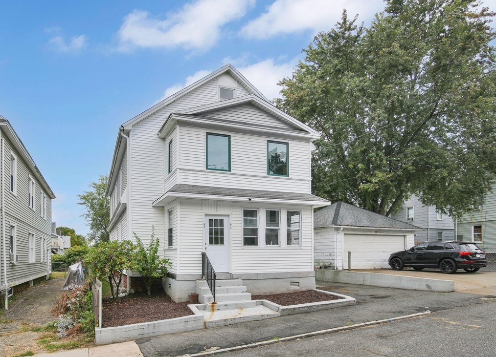 92-94 Hamburg St, Springfield, MA 01107