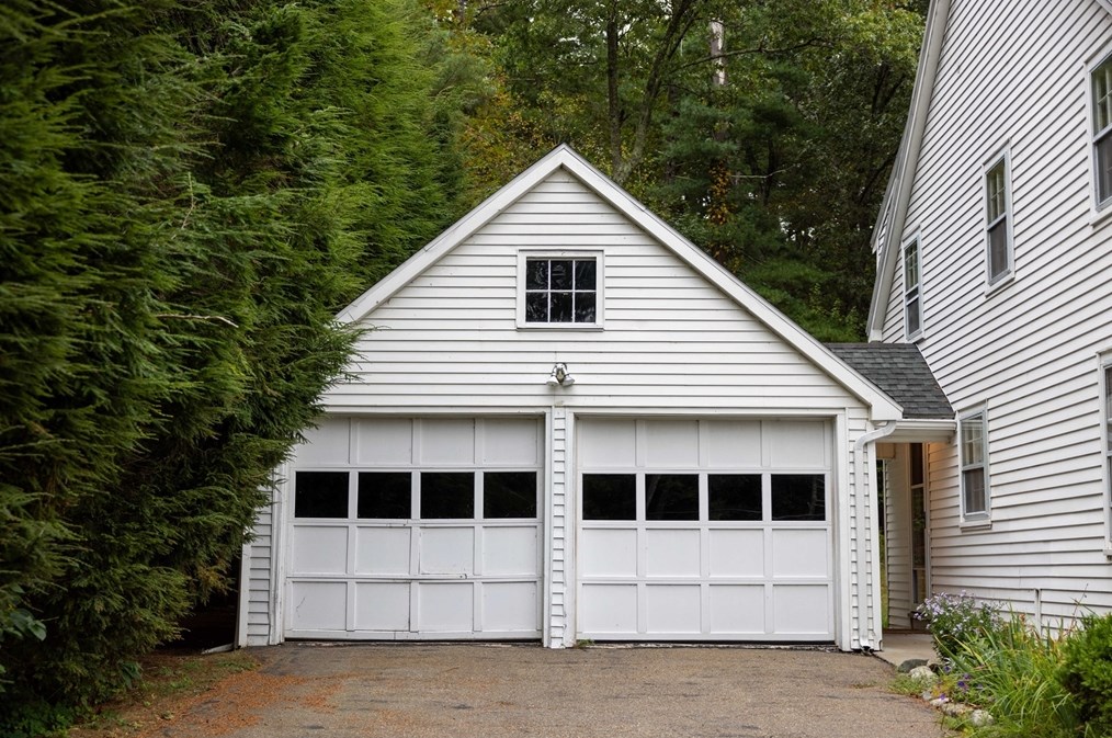 195 Dover Rd, Westwood, MA 02090