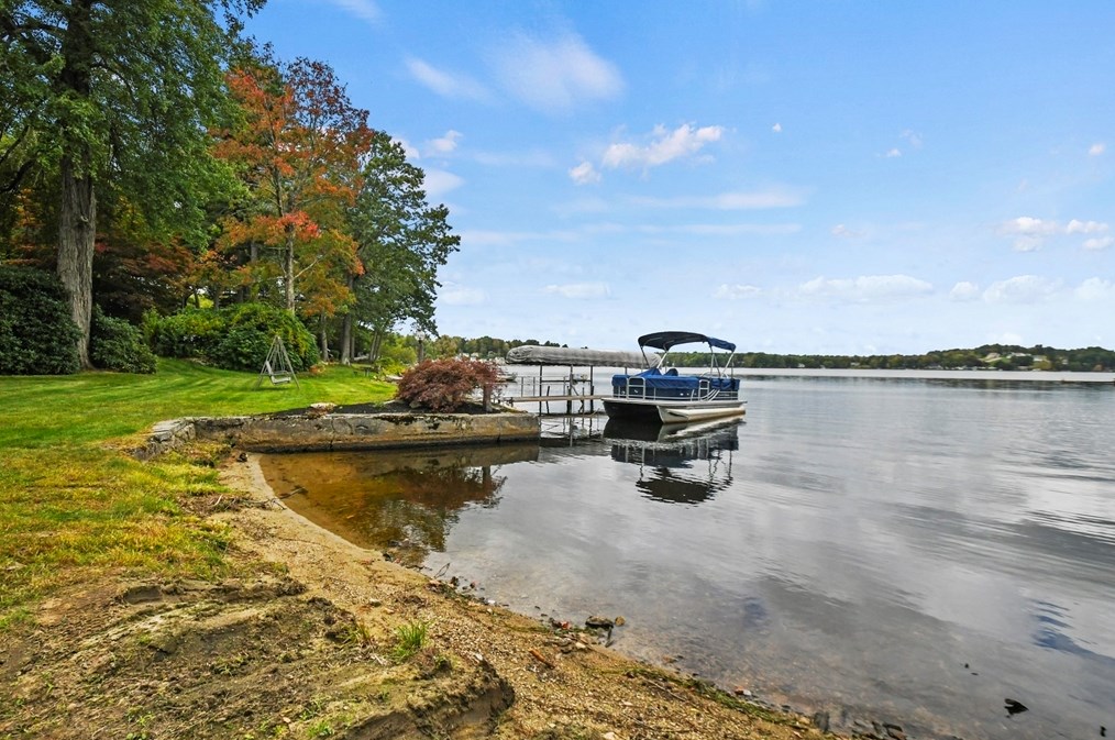 23 Salminen Dr, Leicester, MA 01524