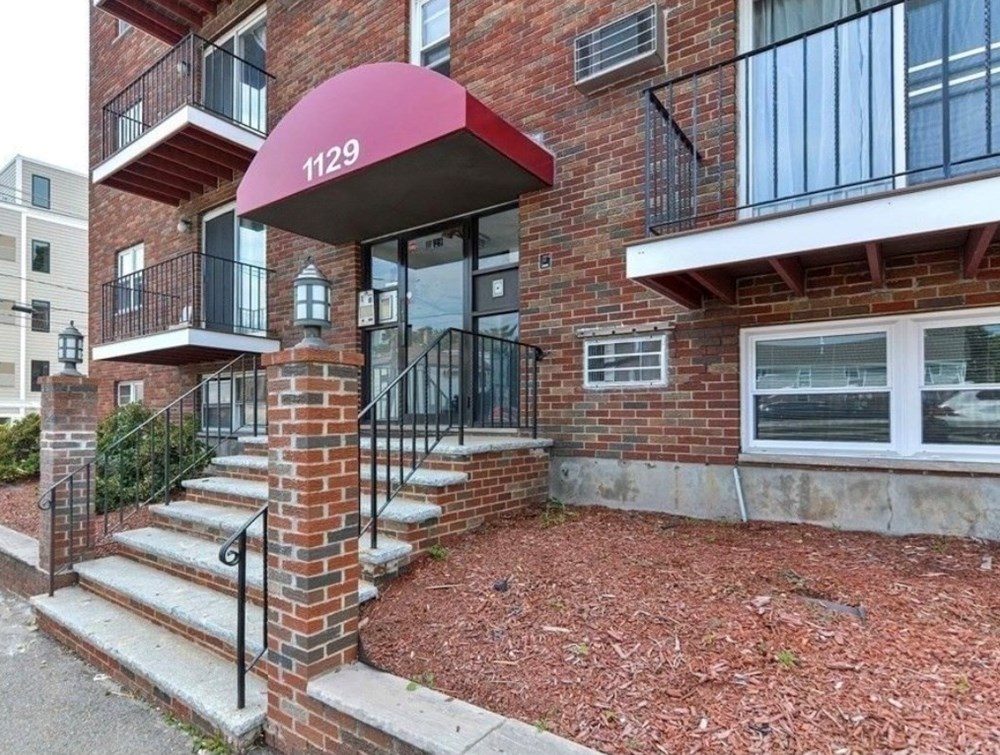 1129 Shore Rd, Revere, MA 02151 exterior