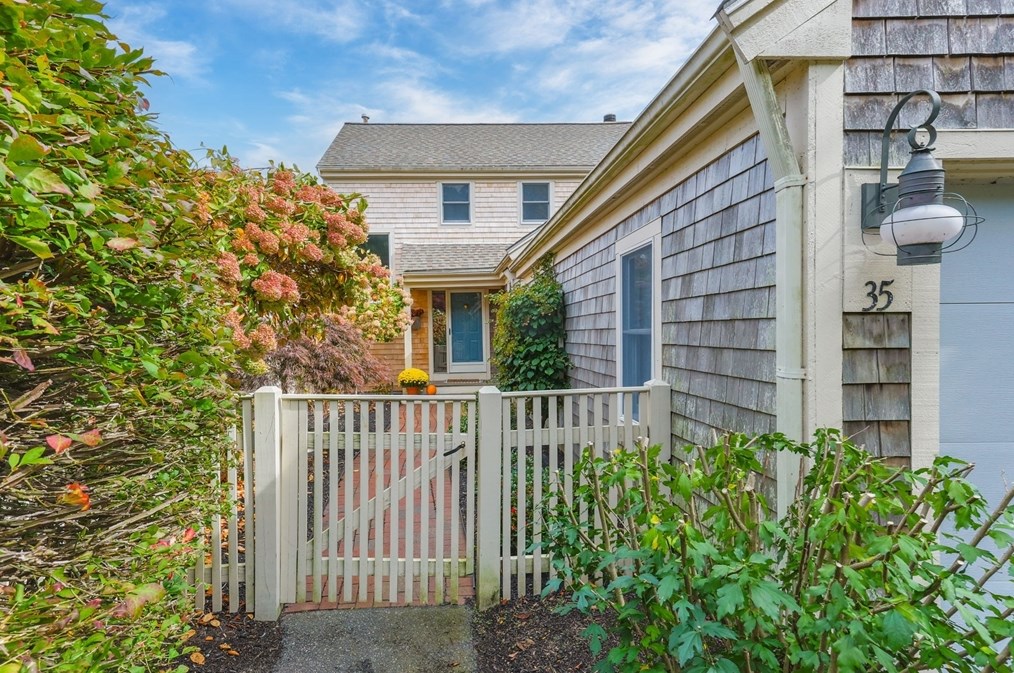 35 Blueberry Path, Yarmouth, MA 02675-1475