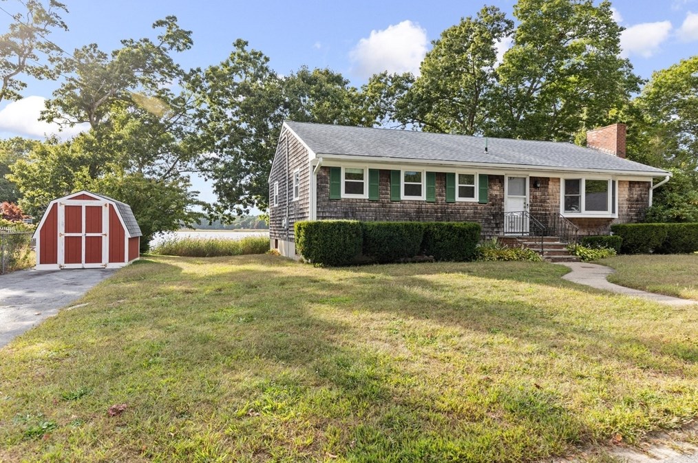 30 Highland Shores Dr, Wareham, MA 02571