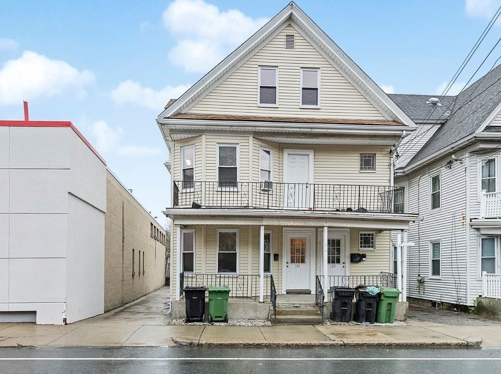 129 Arsenal St, Watertown MA  02472-2716 exterior