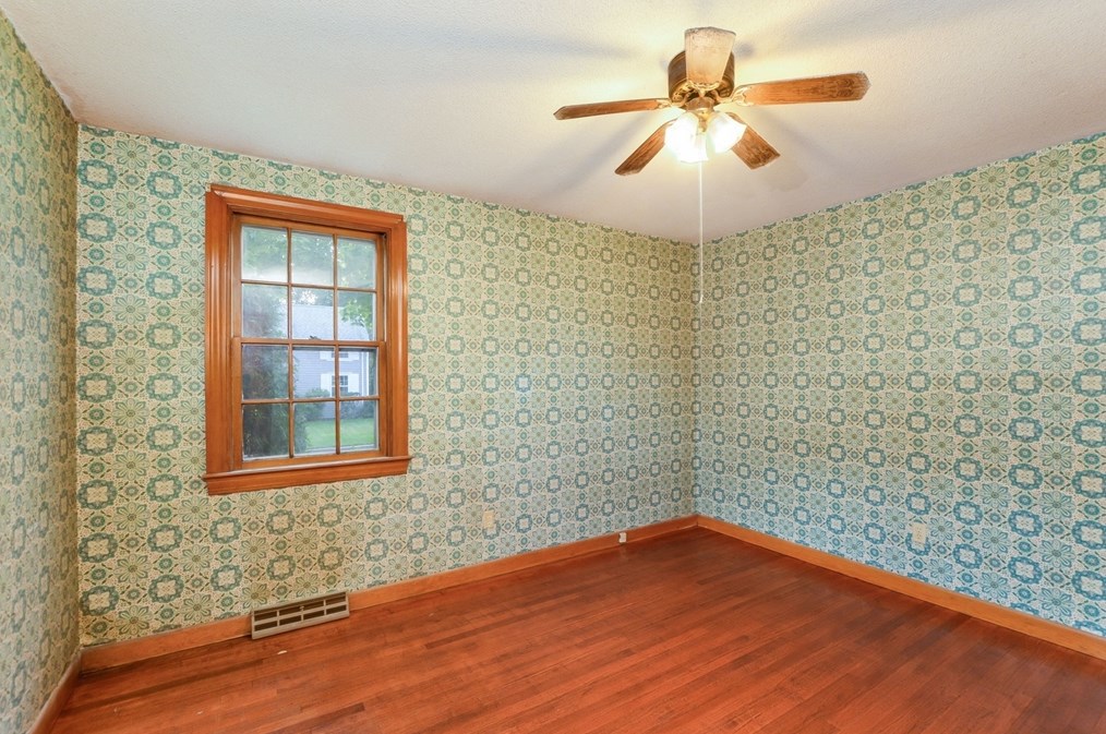 234 Pne Grv St, New Bedford MA 02745-2615 exterior