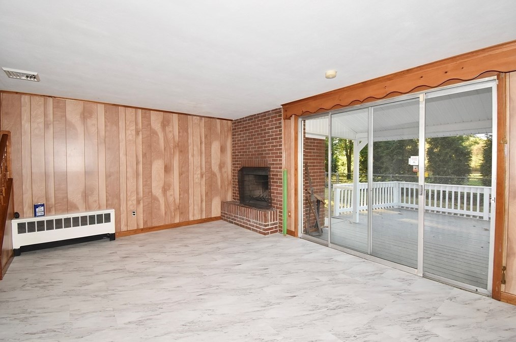 442 Prospect St, Chicopee MA 01013-4047 exterior