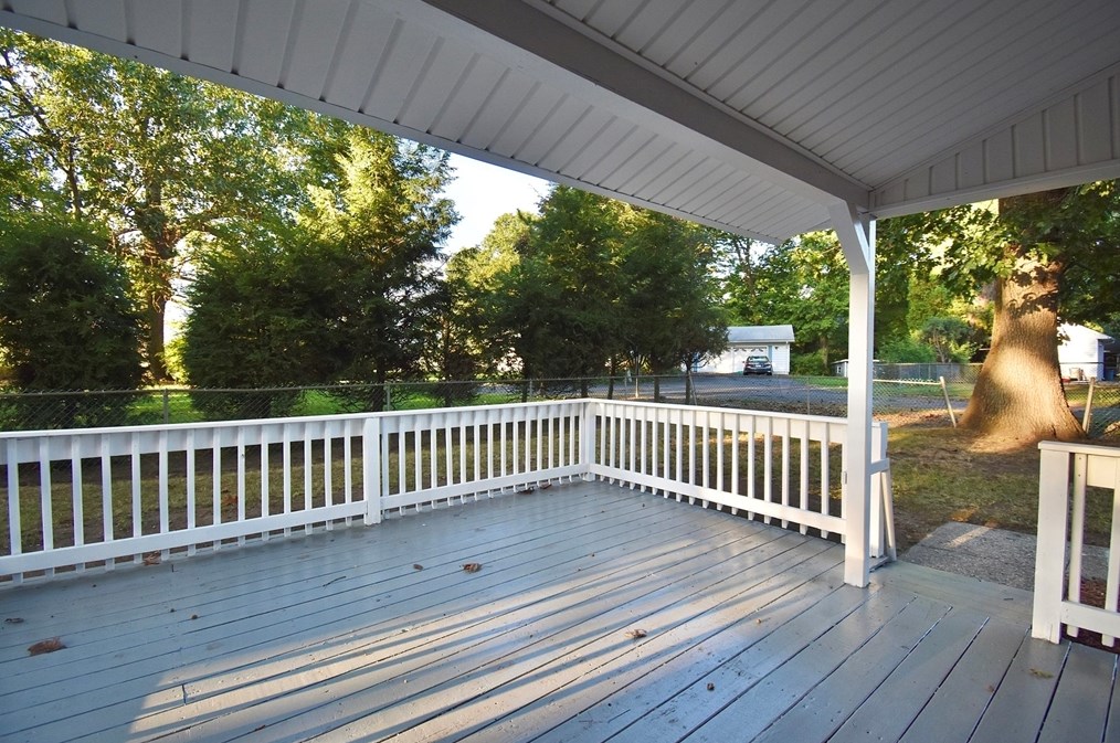 442 Prospect St, Chicopee MA 01013-4047 exterior