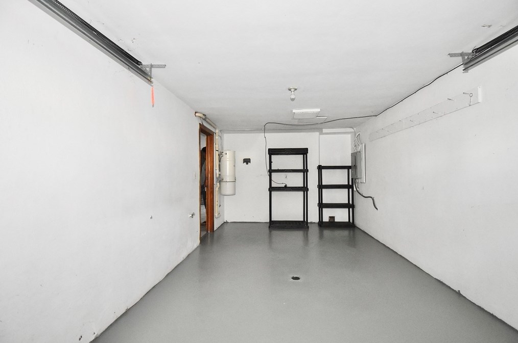 442 Prospect St, Chicopee MA 01013-4047 exterior